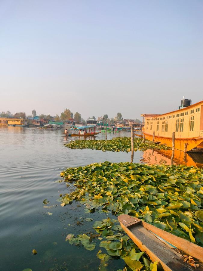 Lala Rulh Heritage Group Of Houseboats Srinagar  Luaran gambar