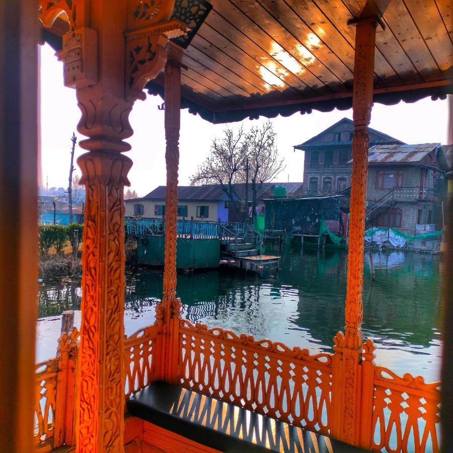 Lala Rulh Heritage Group Of Houseboats Srinagar  Luaran gambar